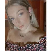 Sono laureata in lingua spagnola ma conosco molto bene anche il francese e l’inglese e discretamente il tedesco